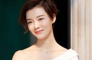 娱乐吃瓜艺人出道前改名,揭秘娱乐吃瓜艺人改名背后的故事